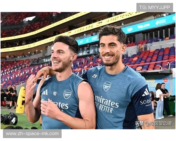 马杜埃凯角球造乌龙，阿森纳半场两球领先利兹联